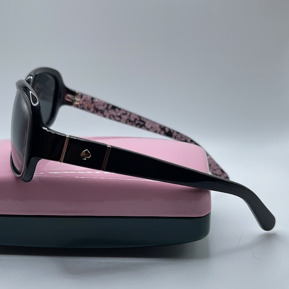NWOT. Kate Spade Cheyenne/P/S sunglasses. Black and gold oval frames. - Picture 4 of 6